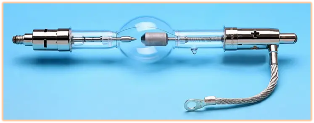 氙燈，封閉的測試室