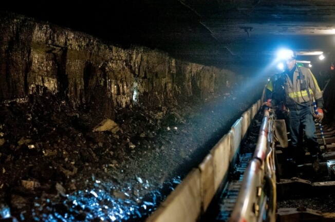 安裝在煤礦瓦斯爆炸性環(huán)境中的設(shè)備分為Ma級(jí)和Mb級(jí)